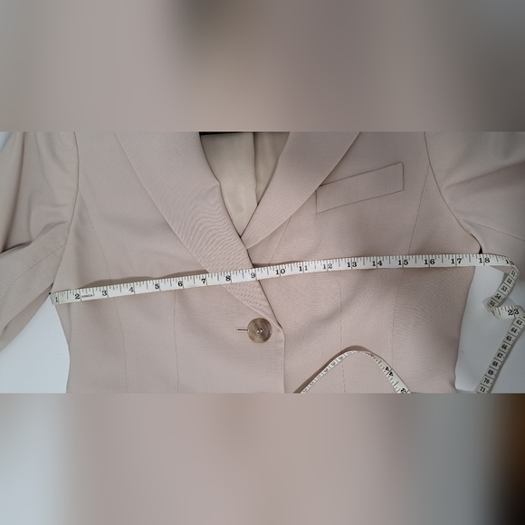 Ann Taylor Tailored Fit Blazer – Women’s Size 4 (Cream / Beige) - Picture 4 of 7
